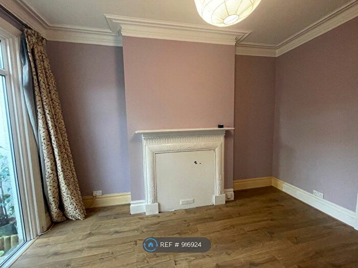 1 Bedroom Flat To Rent In Harrow View, Harrow, HA1