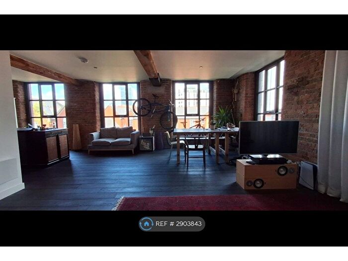2 Bedroom Flat To Rent In Crusader Mill, Manchester, M1