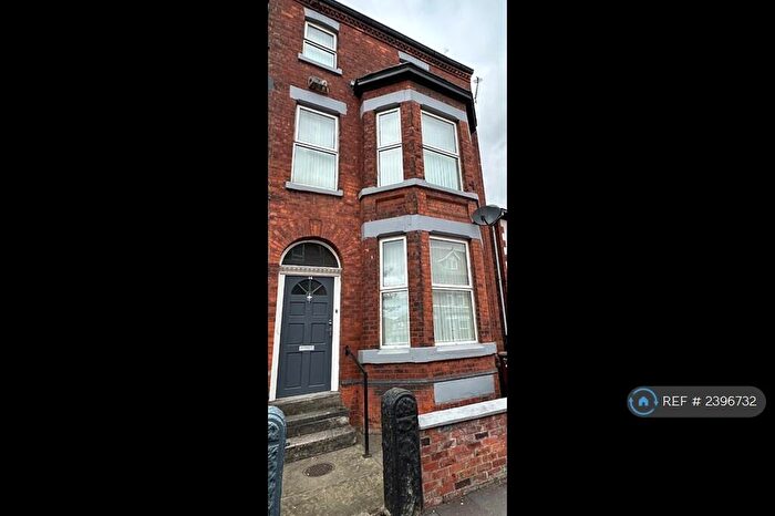 5 Bedroom Terraced House To Rent In Longford Place, Manchester, M14