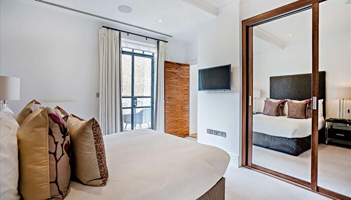 3 Bedroom Flat To Rent In Rainville Road, London, W6