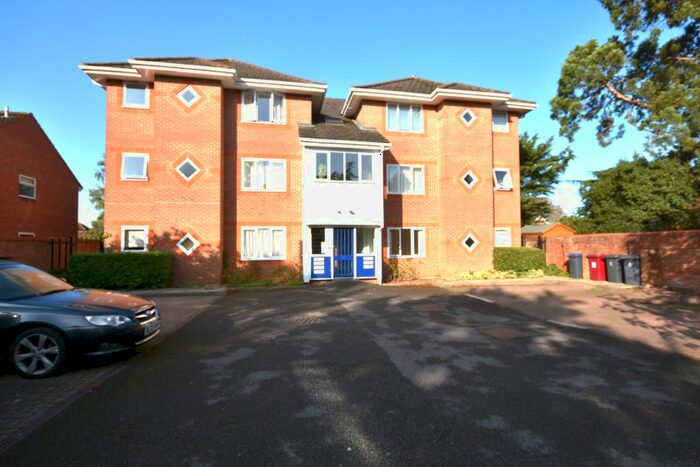 2 Bedroom Flat To Rent In Southcote Road, Reading, RG30