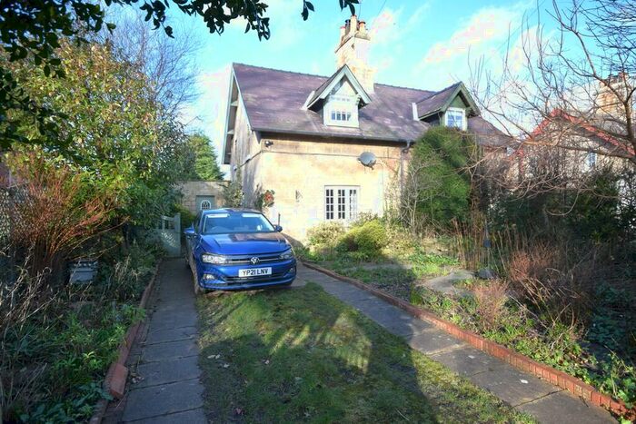 2 Bedroom Cottage For Sale In New Road, Firbeck, S81
