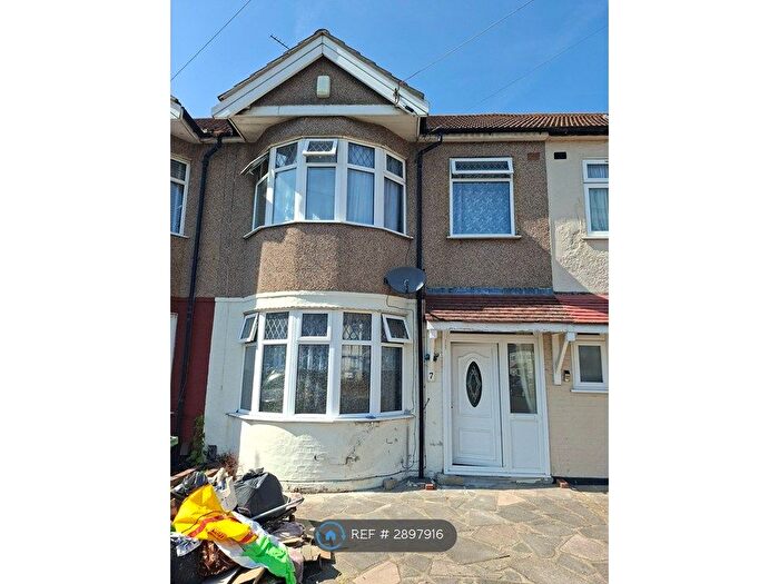 3 Bedroom Terraced House To Rent In Stanley Avenue, Dagenham, RM8