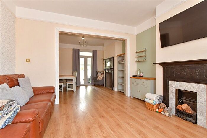 4 Bedroom Terraced House For Sale In Marine Parade, Sheerness, Kent, ME12