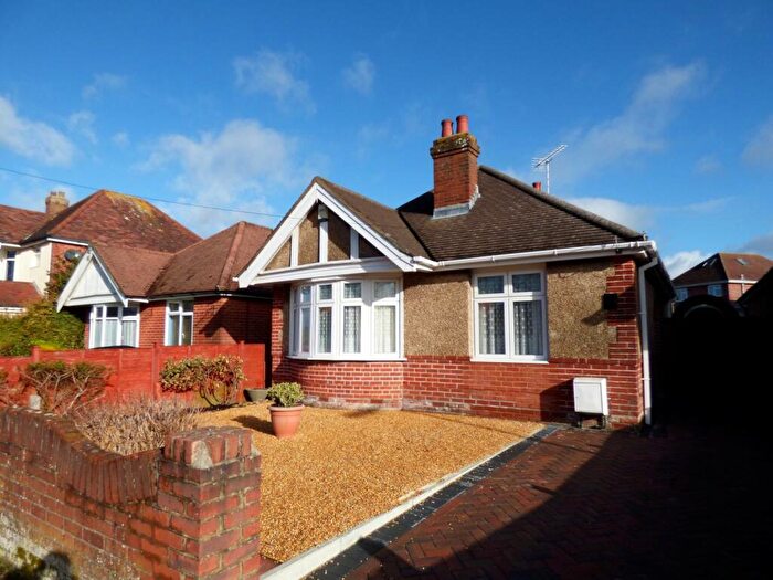 2 Bedroom Detached House To Rent In Hatley Road, SO18