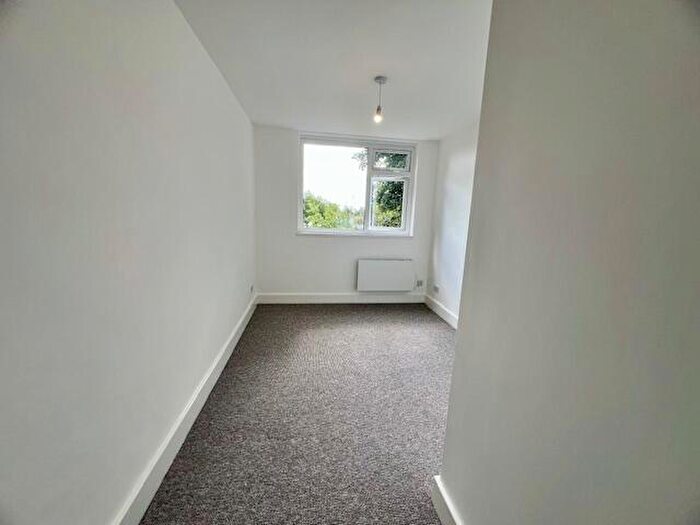 2 Bedroom Apartment To Rent In Llanishen Court, Cardiff, CF14