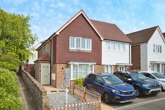 2 Bedroom Semi-Detached House For Sale In Carpenters Close, Rochester, ME1