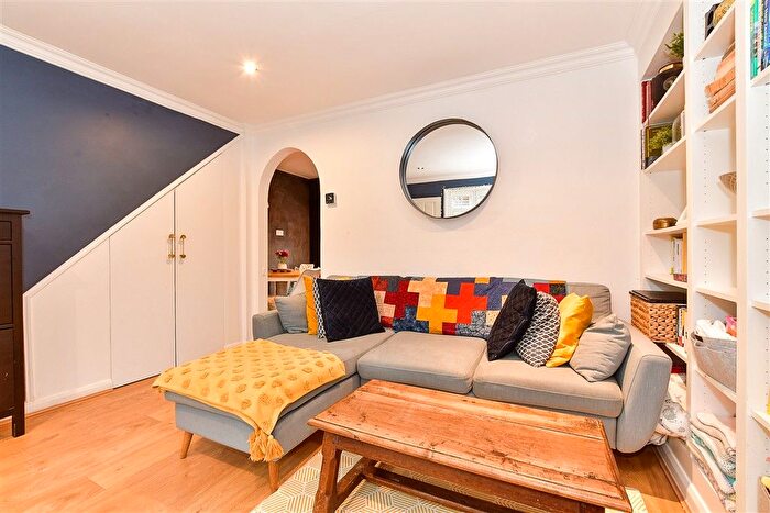 3 Bedroom Semi-detached House For Sale In Whetsted Road, Five Oak Green, Tonbridge, Kent, TN12