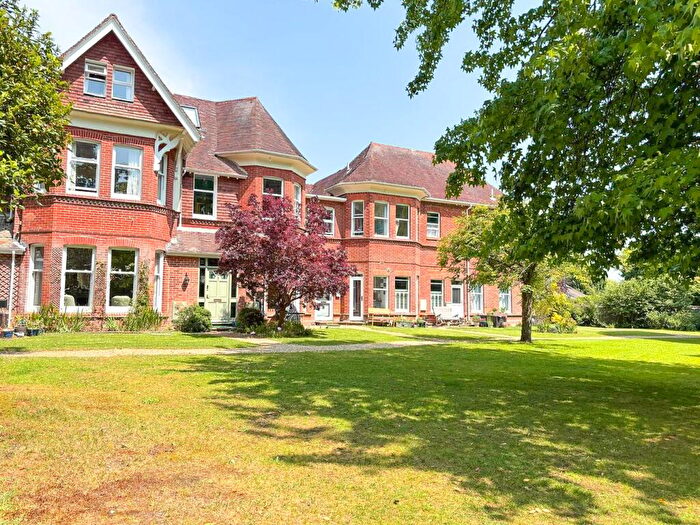 2 Bedroom Town House For Sale In Rhinefield Road, Brockenhurst, SO42