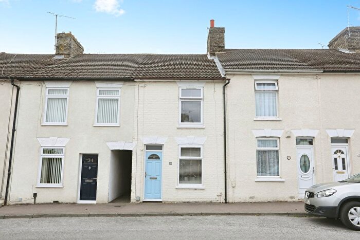 2 Bedroom Terraced House For Sale In Epps Road, Sittingbourne, Kent, ME10