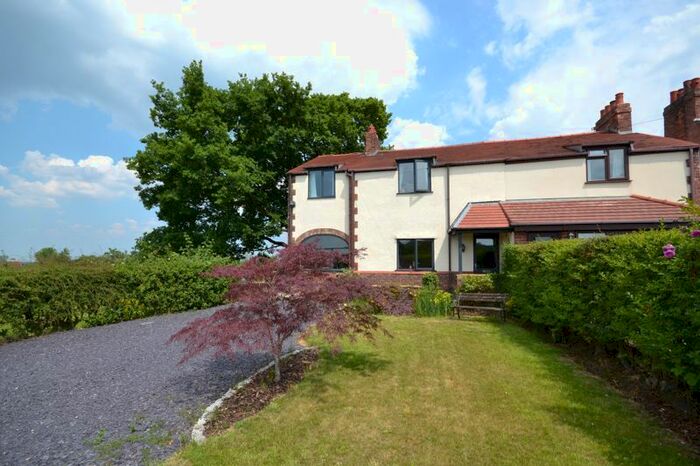 4 Bedroom Semi-Detached House For Sale In Barmskin Lane, Heskin, PR7