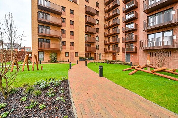 1 Bedroom Flat For Sale In Royal Gateway, Acton, W3