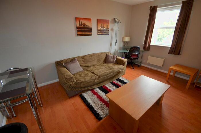 1 Bedroom Flat To Rent In Melrose Apartments, Hathersage Road, Victoria Park, Manchester, M13