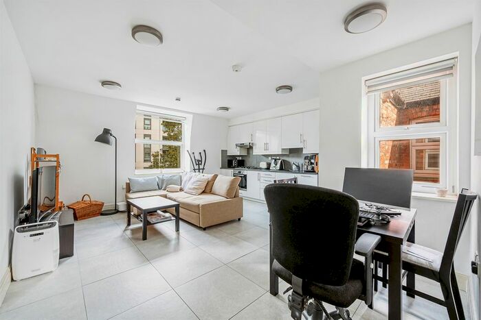 1 Bedroom Flat To Rent In New Broadway, London, W5