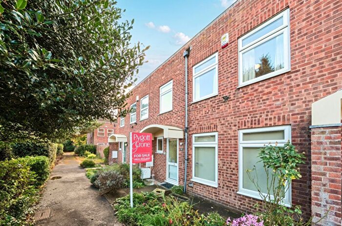 3 Bedroom Terraced House For Sale In Spean Court Wollaton Road, Nottingham, Nottinghamshire, NG8