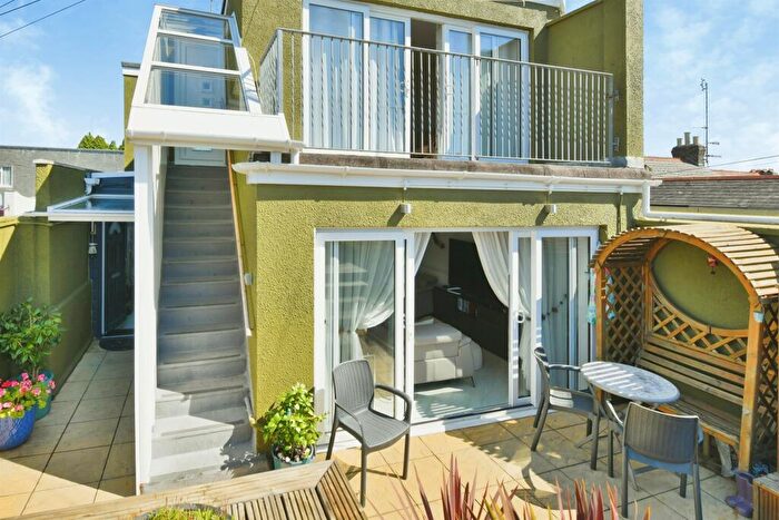 2 Bedroom Apartment For Sale In Wesley Lane, Saltash, PL12