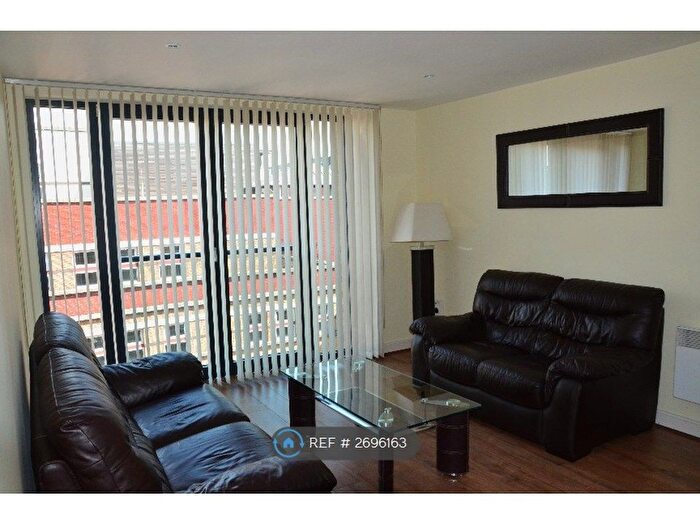 2 Bedroom Flat To Rent In Southside Apartments, Bimingham, B5