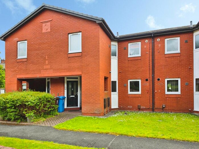 1 Bedroom Flat For Sale In Coral Mews, Royton, Oldham, OL2