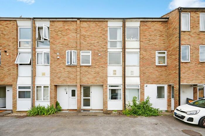 4 Bedroom Property For Sale In Lyndworth Mews, Headington, Oxford, OX3