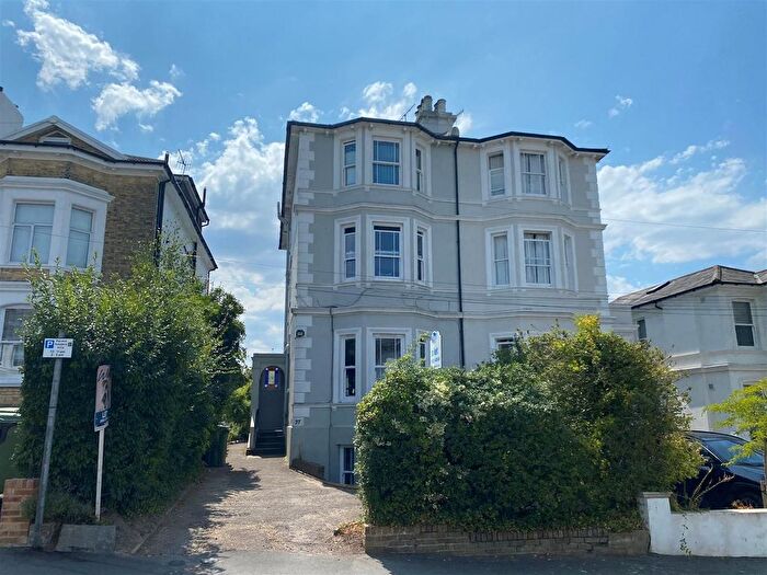 1 Bedroom Flat To Rent In Beulah Road, Royal Tunbridge Wells, TN1