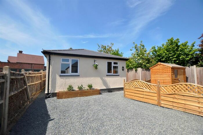 2 Bedroom Detached Bungalow To Rent In Upper Howsell Road, Malvern, WR14