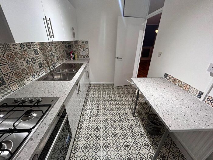 Studio To Rent In Fife Terrace, London, N1