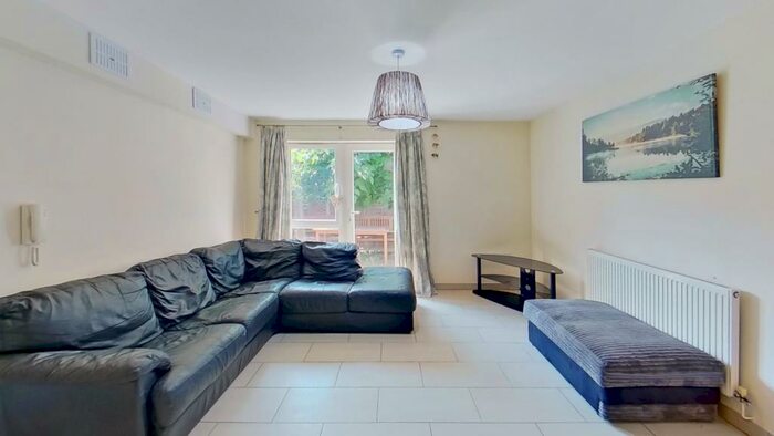 1 Bedroom Apartment To Rent In Moor Street, Burton-On-Trent, Staffordshire, DE14