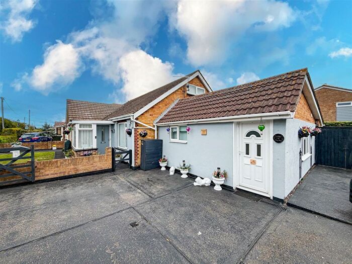 4 Bedroom Chalet For Sale In The Green, Rush Green Road, Clacton-On-Sea, CO16