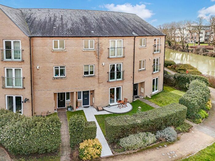 4 Bedroom Town House For Sale In Skipper Way, Little Paxton, PE19