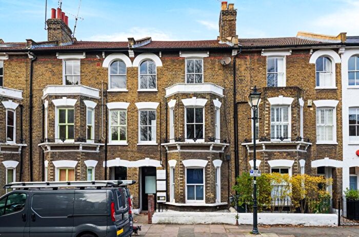 1 Bedroom Flat For Sale In Meadow Road, London, SW8