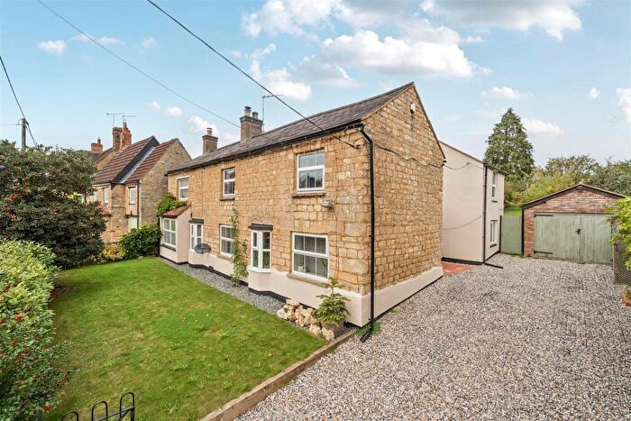 4 Bedroom Detached House For Sale In High Street, Greens Norton, NN12
