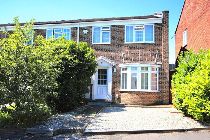 3 Bedroom End Of Terrace House To Rent In Lynwood, Guildford, GU2