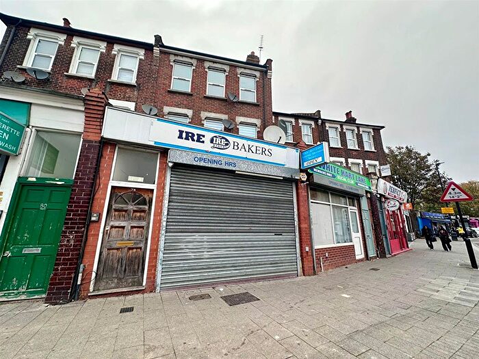 2 Bedroom Flat To Rent In White Hart Lane, London, N17