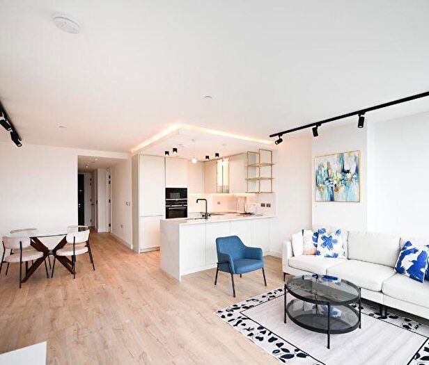 2 Bedroom Apartment To Rent In Bollinder Place, London, EC1V