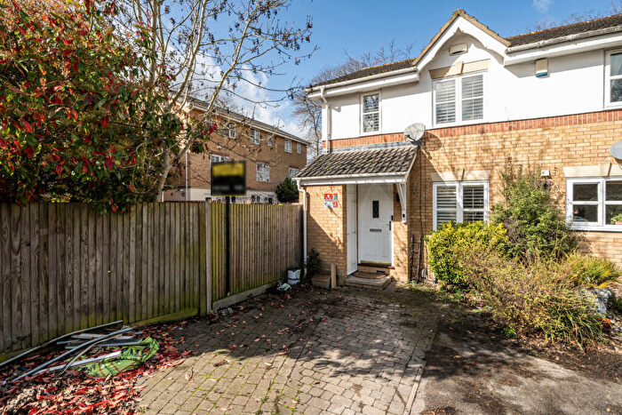 3 Bedroom End Of Terrace House For Sale In Helegan Close, Orpington, BR6