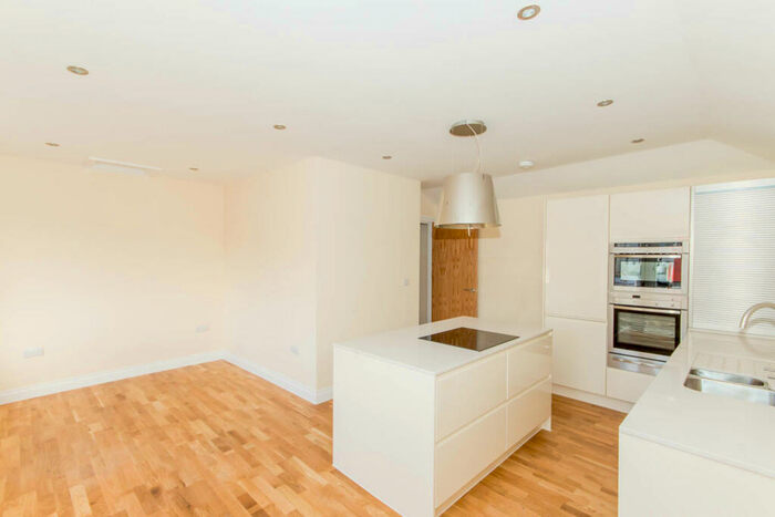 2 Bedroom Apartment To Rent In Thomas Lane, Bungalow, PL4