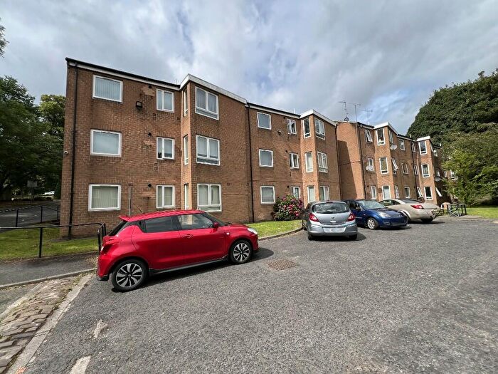 1 Bedroom Flat To Rent In Braybrook Court, Bradford, West Yorkshire, BD8