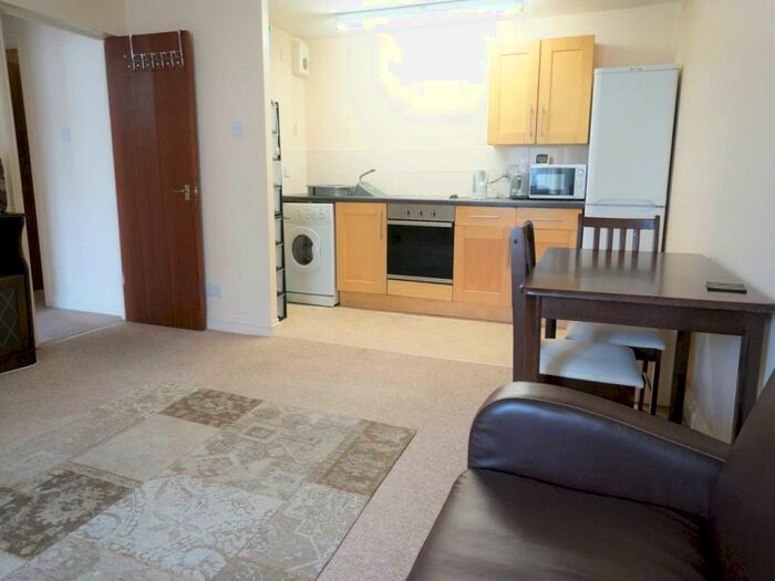 1 Bedroom Flat To Rent In York Place, Bangor, LL57