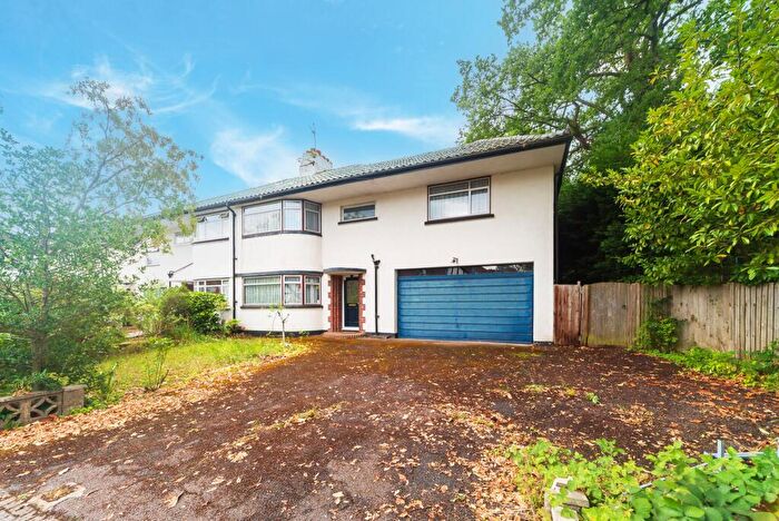 4 Bedroom Detached House For Sale In West Wickham, BR4