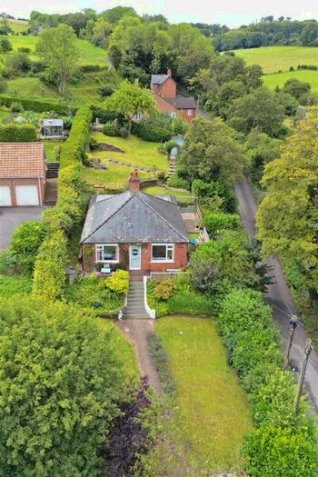3 Bedroom House For Sale In Stoke Hill, Stoke, Andover, SP11