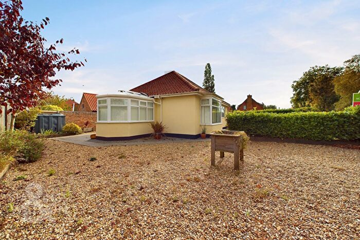 2 Bedroom Detached Bungalow For Sale In Thwaite Road, Ditchingham, Bungay, NR35