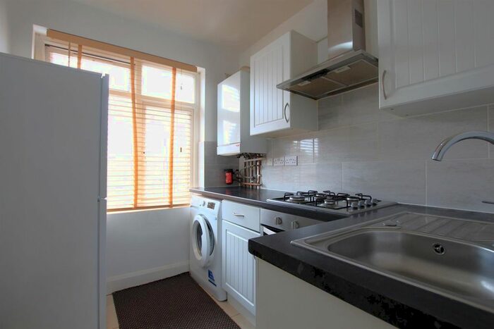 1 Bedroom Flat To Rent In Rosemary Avenue, Hounslow, TW4