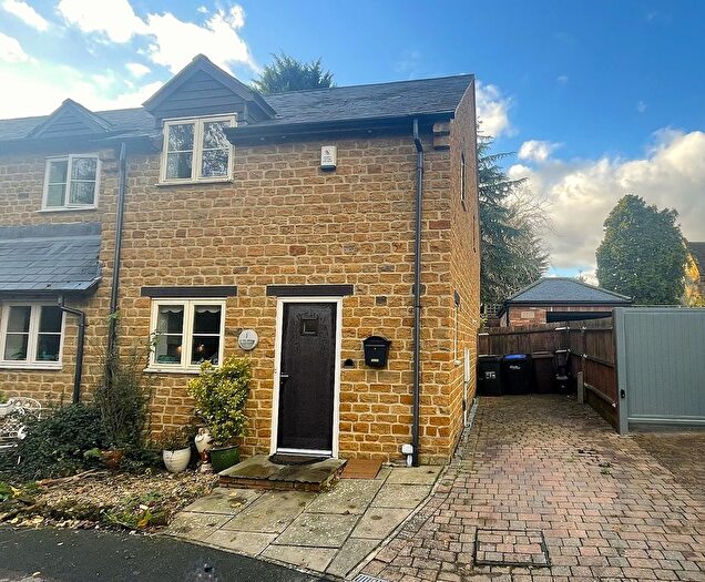 3 Bedroom Terraced House For Sale In Heritage Farm Close, Hardingstone, Northampton, NN4