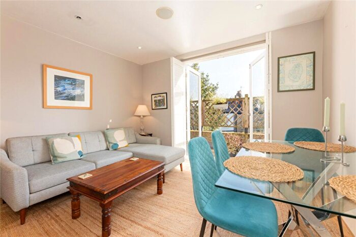1 Bedroom Apartment For Sale In Albert Bridge Road, London, SW11
