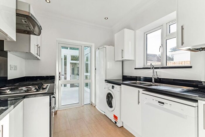 4 Bedroom Property To Rent In Aldridge Rise, New Malden, KT3