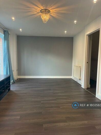 4 Bedroom Terraced House To Rent In Foxboro Road, Redhill, RH1