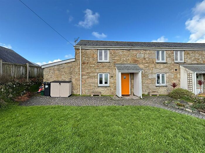 2 Bedroom Cottage To Rent In Higher Trenowin, Nancledra, TR20