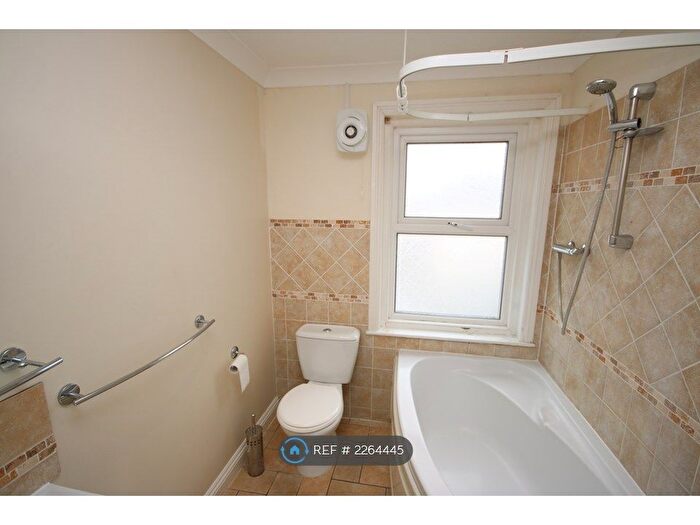 6 Bedroom Semi-Detached House To Rent In Wycliffe Road, Bournemouth, BH9