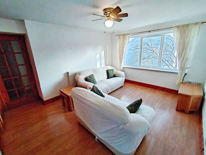 1 Bedroom Maisonette To Rent In Tulip Avenue, Nottingham, Nottinghamshire, NG3