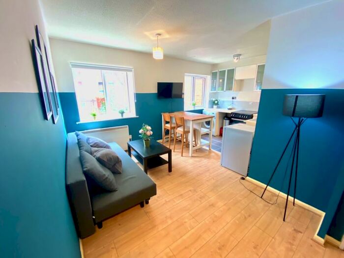 1 Bedroom Apartment To Rent In Chantrell Court, Call Lane, LS2